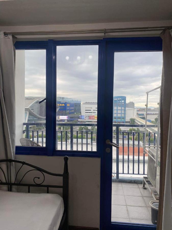 Madison'S Place At Sea Moa Manila Exterior foto